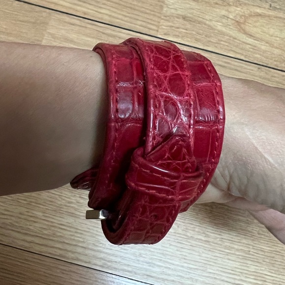 Kiki de Montparnasse ‘Attache Croc cuff’ lambskin leather in Red - Picture 3 of 6